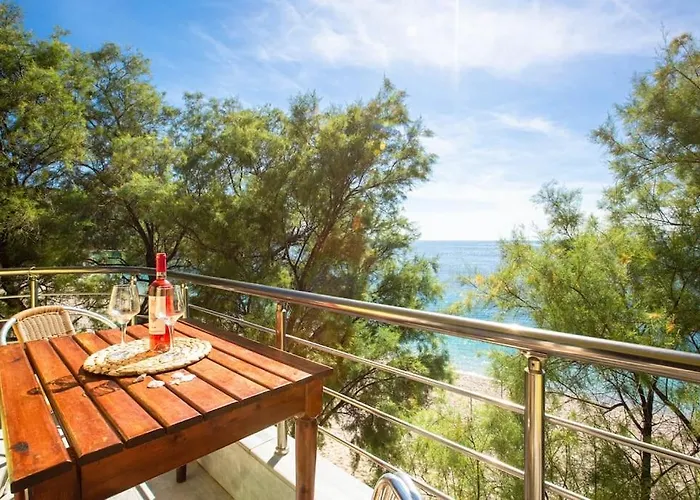 Potam\'Sea Bliss 4 - Beach Front, Sun Beds & Parking