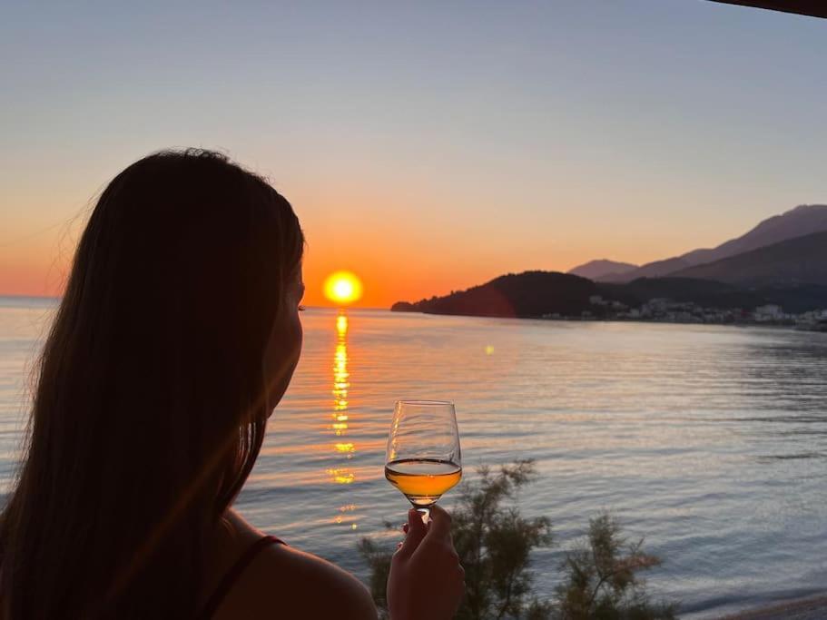 Potam'sea Bliss 4 - Front, Sun Beds & Parking Appartement Himare